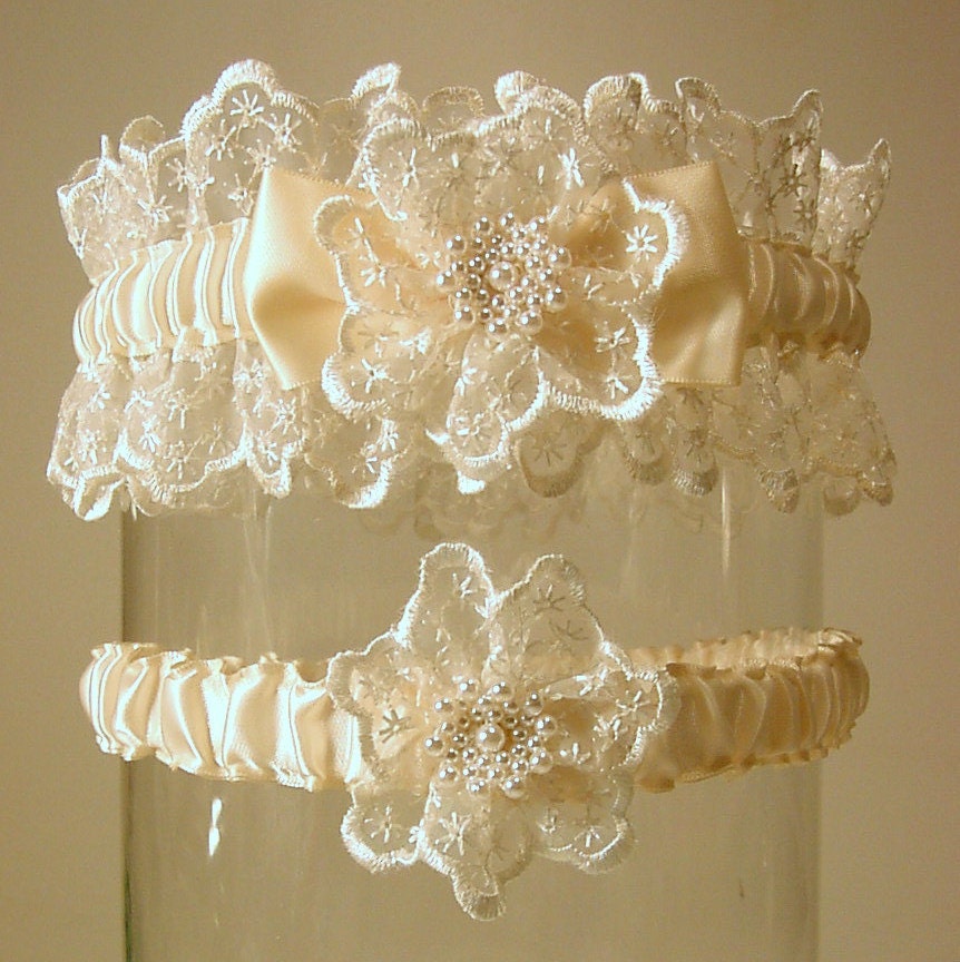 wedding garter set lovely Louise Ivory  keep and toss set Heirloom Elegance