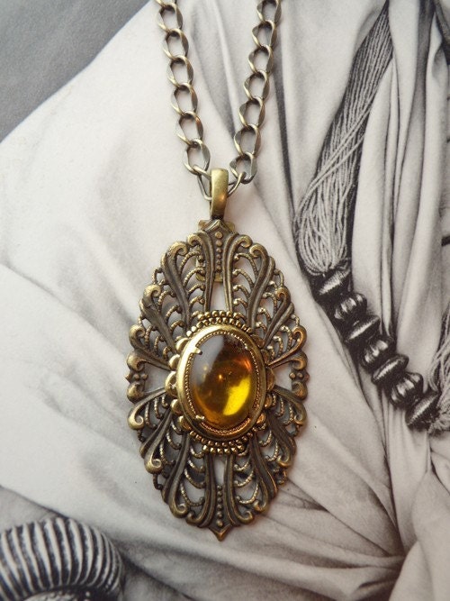 Fashion Pendant Necklace  with Topaz Vintage Glass
