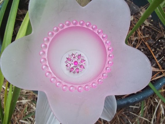 Recycled Garden Yard Art Glass Flower -Pink Diamonds