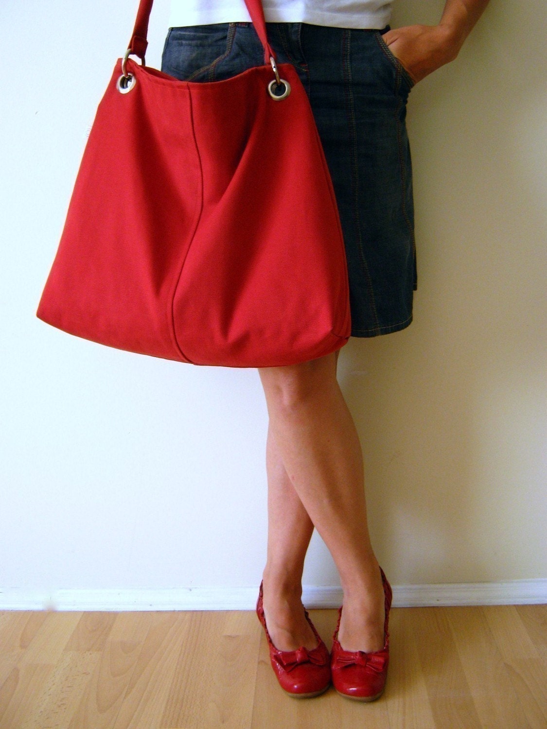 Classy Hobo Bag in Carmine Red - with top ZIPPER CLOSURE -- Large