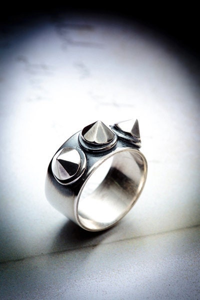 DESTROY-3 spike studded silver ring