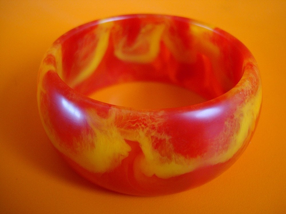 Thick mod bangle bracelet, yellow and red flame orange