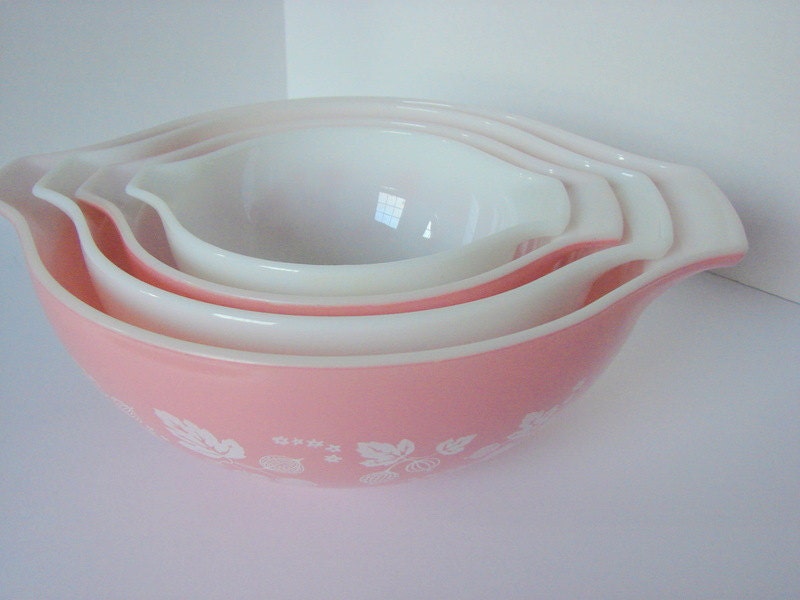 Vintage Pyrex Gooseberry Pink Cinderella Bowl Set