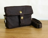Minus hipster in dark brown waxed canvas