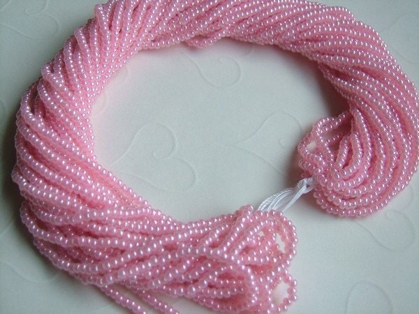 One hank of Czech Pearl Pink seed beads - 1306 size 11