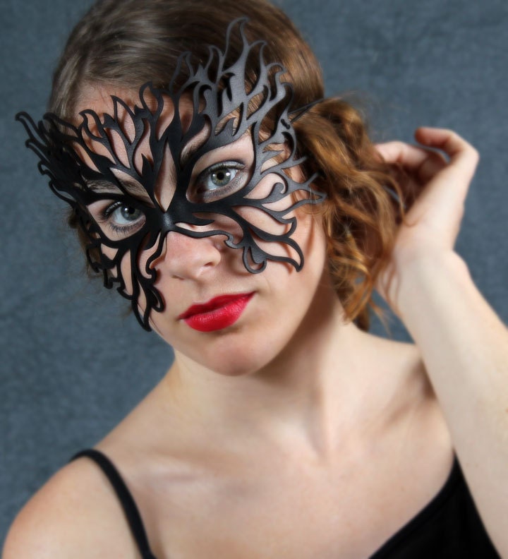 Flame mask in black leather