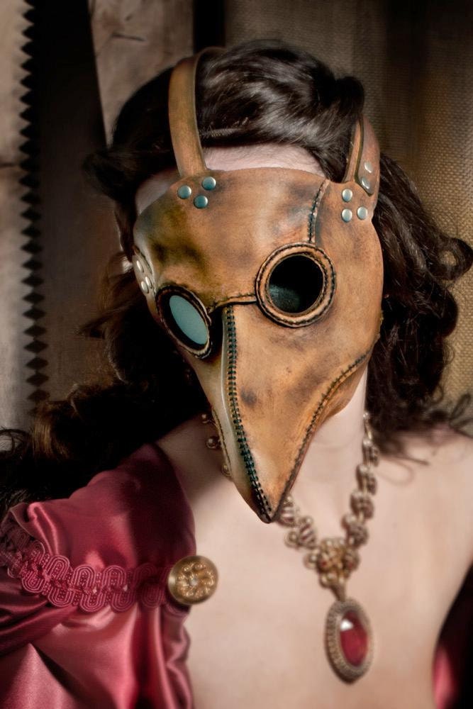 Plague Doctor's mask in brownish tan leather Classic
