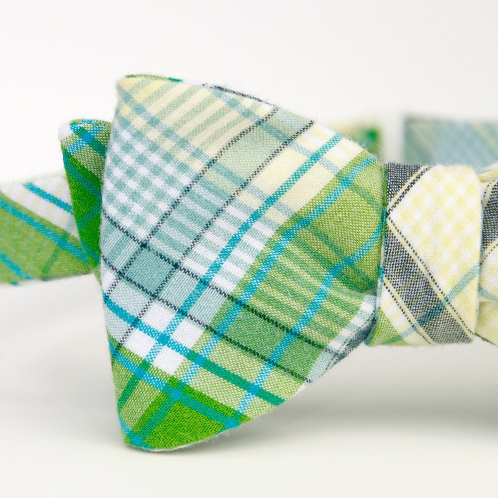black friday/cyber monday sale-mens navy & grass green freestyle bow tie