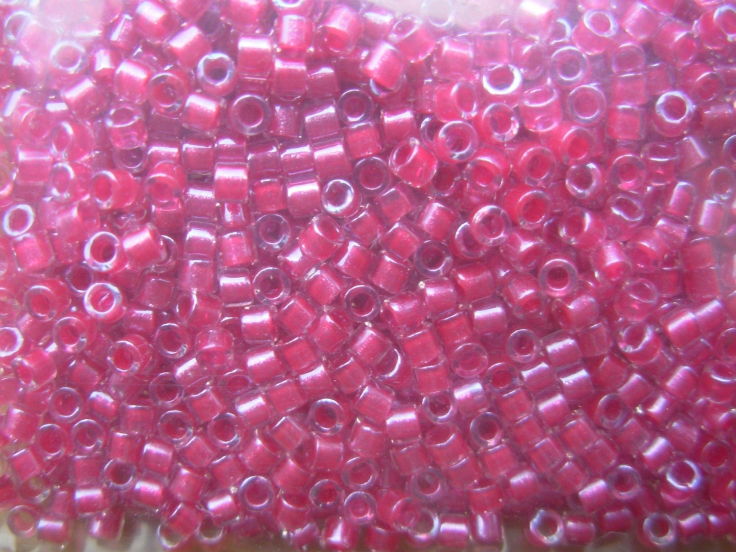 10/0 Delica Beads ICL Clear Reddish Pink DB914 10g