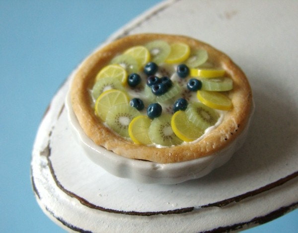 Dollhouse Miniature Fruit Tart - Lemon, Kiwi and Blueberries