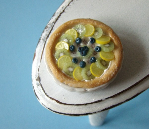 Dollhouse Miniature Fruit Tart - Lemon, Kiwi and Blueberries
