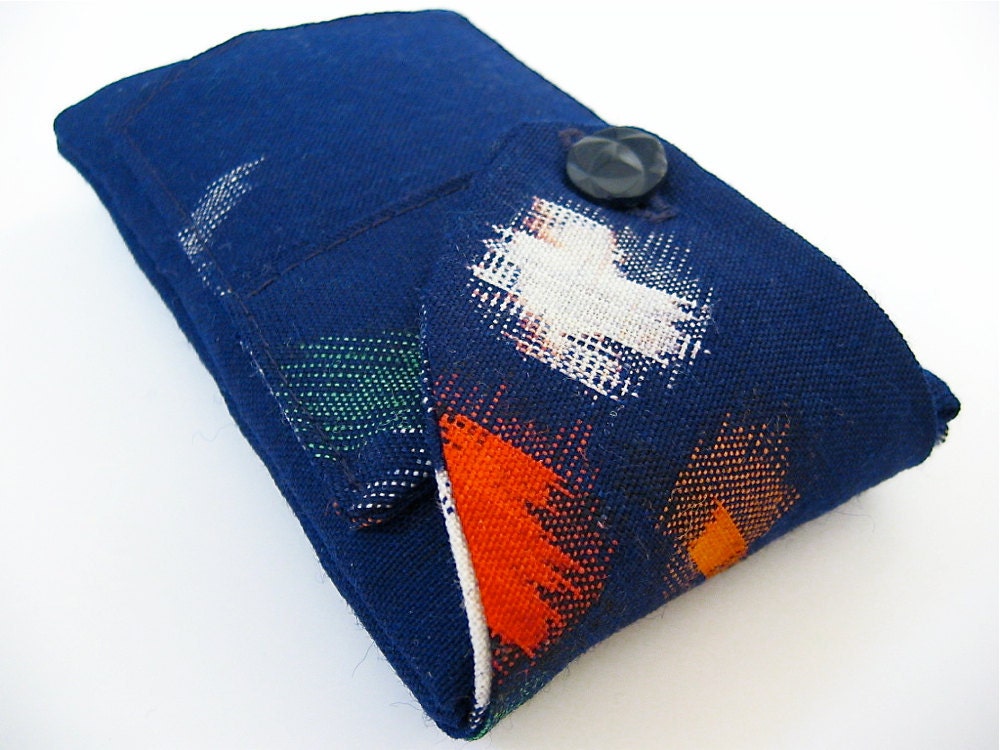 Handmade iPhone 5 Case Vintage Fabric Basho iSockit