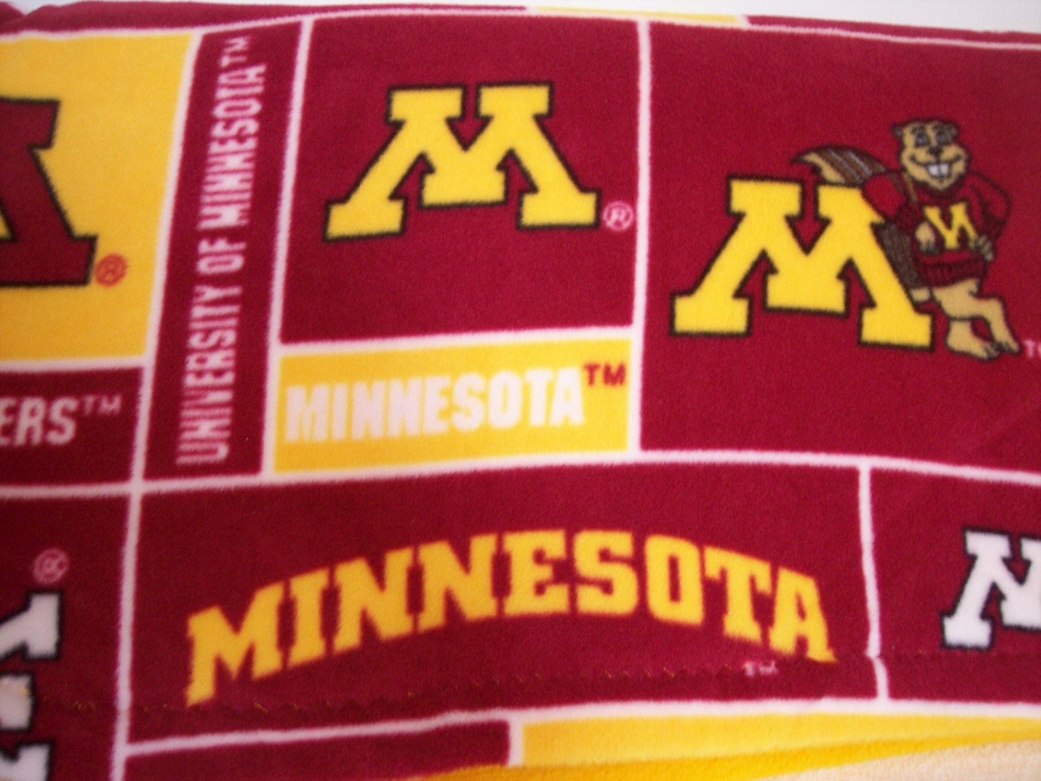 Fleece Blanket with MN Gopher Print