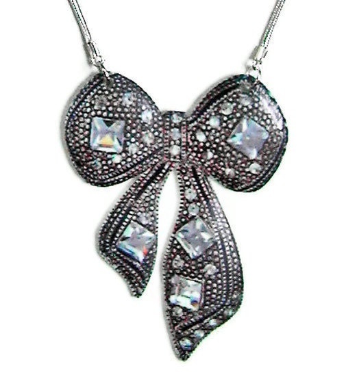Bejeweled Bow Necklace large pendant