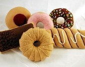 DOUGHNUTS - 6 Delicious Felt Doughnuts (Patterns and Instructions)