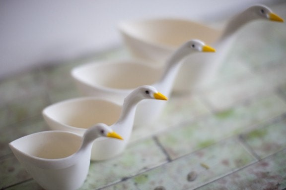 Vintage White Plastic Stacking Duck Measuring Cups