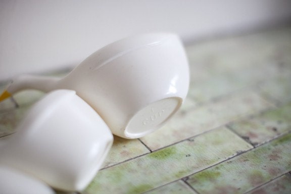 Vintage White Plastic Stacking Duck Measuring Cups