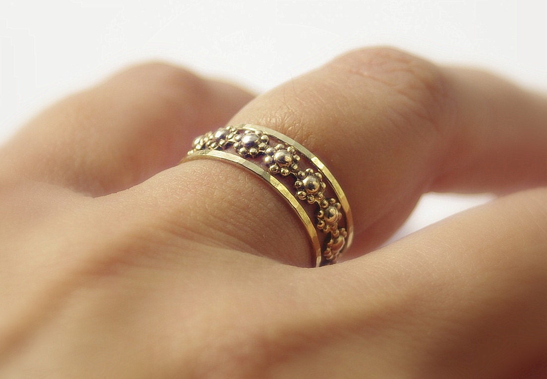 Daisy Chain Floral Romance Gold Filled Stackable Rings Set - Stacking Ring Set of 3 - Best Friends Rings or Bridesmaids Rings- Custom Size