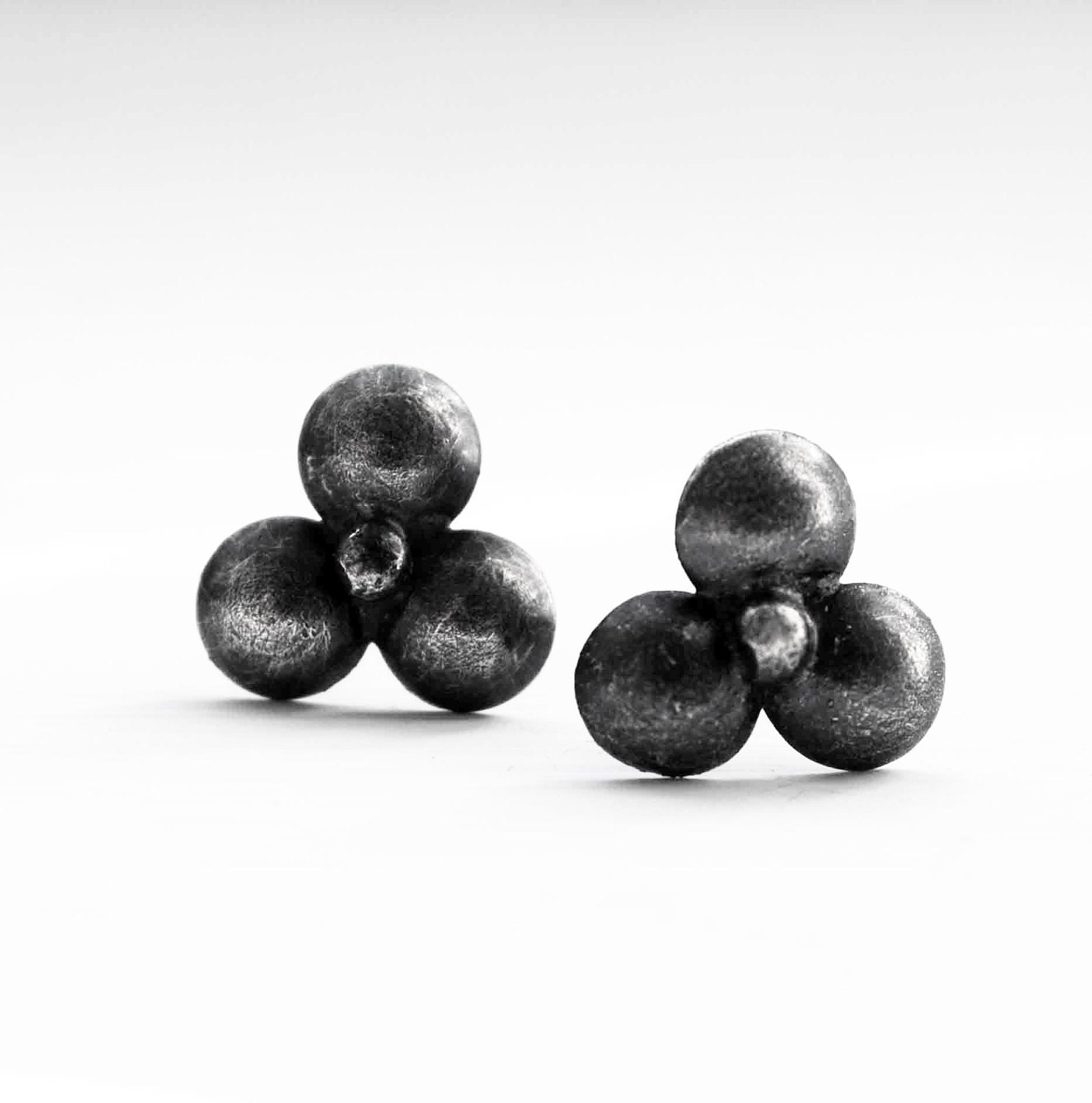 Oxidized Sterling Silver Earrings. Black. Post. Metal Naïf Earrings. Handmade by Maria Goti Joyas.