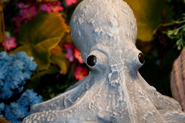 octopus statue