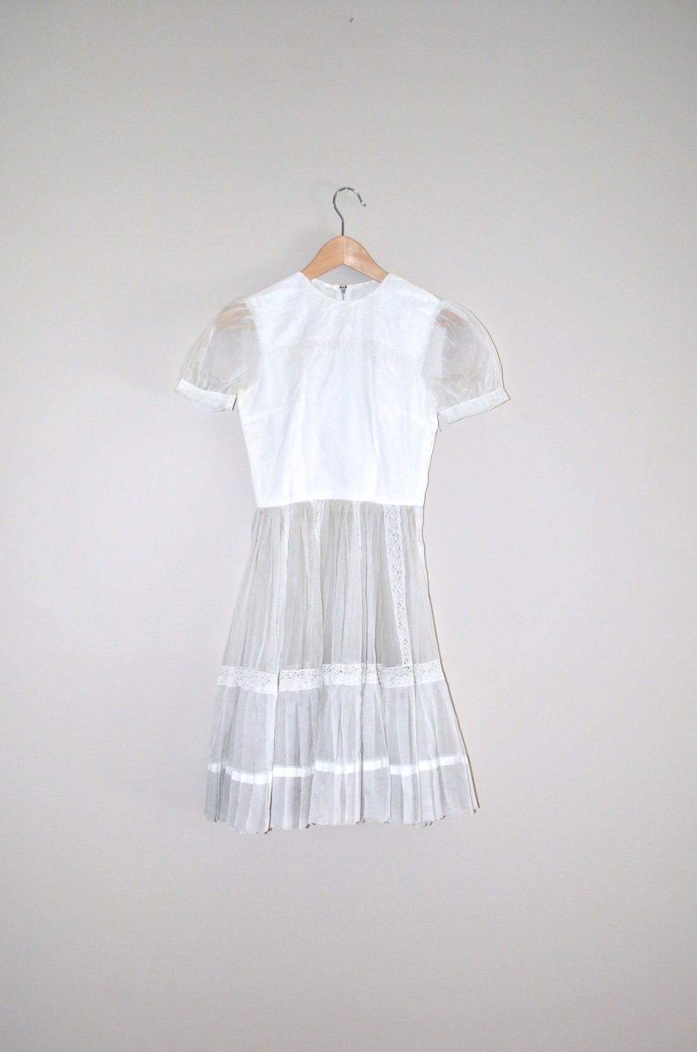1950s lace dress //  antique ivory lace // vintage 50s wedding dress xxs
