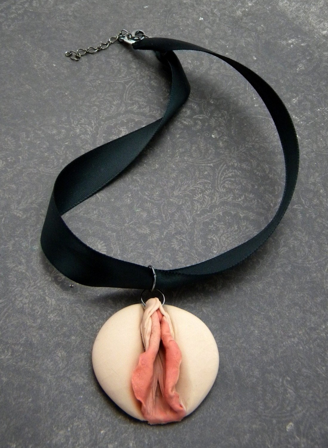 Vulva Portrait Pendant-- Mature