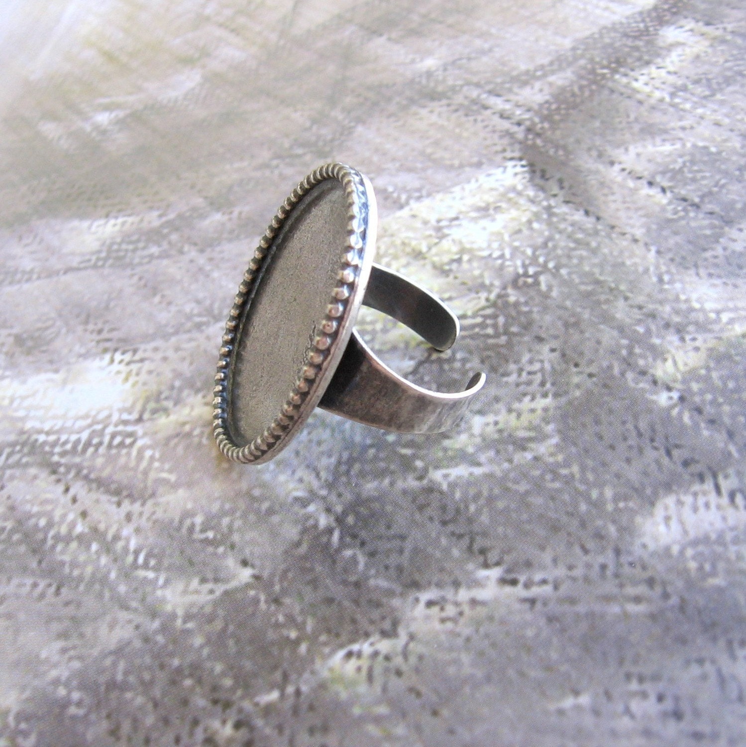 Adjustable Metal Ring Base Antique Silver Tone Finish