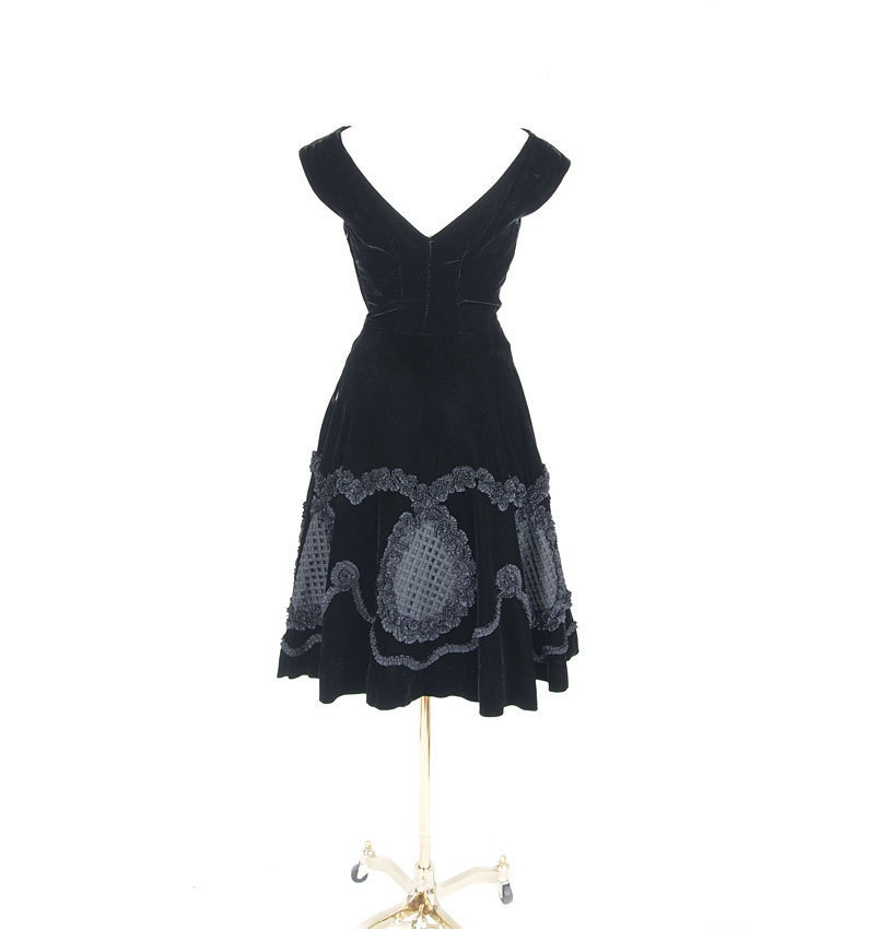 50s Black Velvet Full Skirt Party Dress w/ Spectacular Ribbon Detail XS
