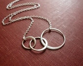 Silver Linked Circles Necklace in Sterling Silver