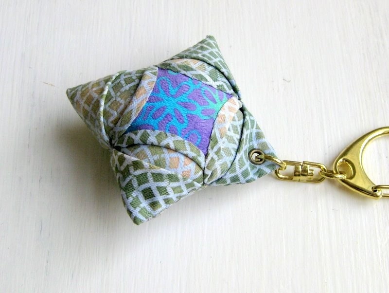 Keyring keychain folded patchwork origami olive green