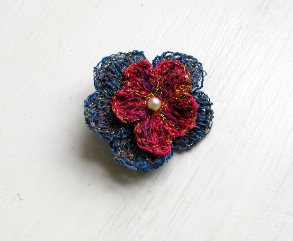 Brooch fiber art flower red blue Danish