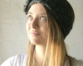 chunky buttoning earwarmer in charcoal