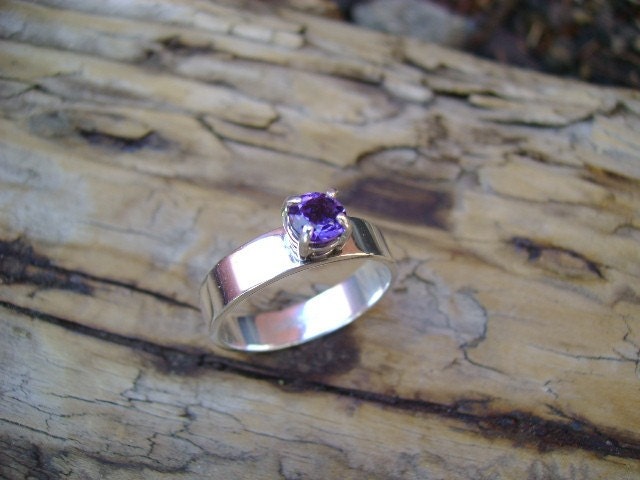 Faceted Amethyst Ring set in Sterling Silver - Size 8