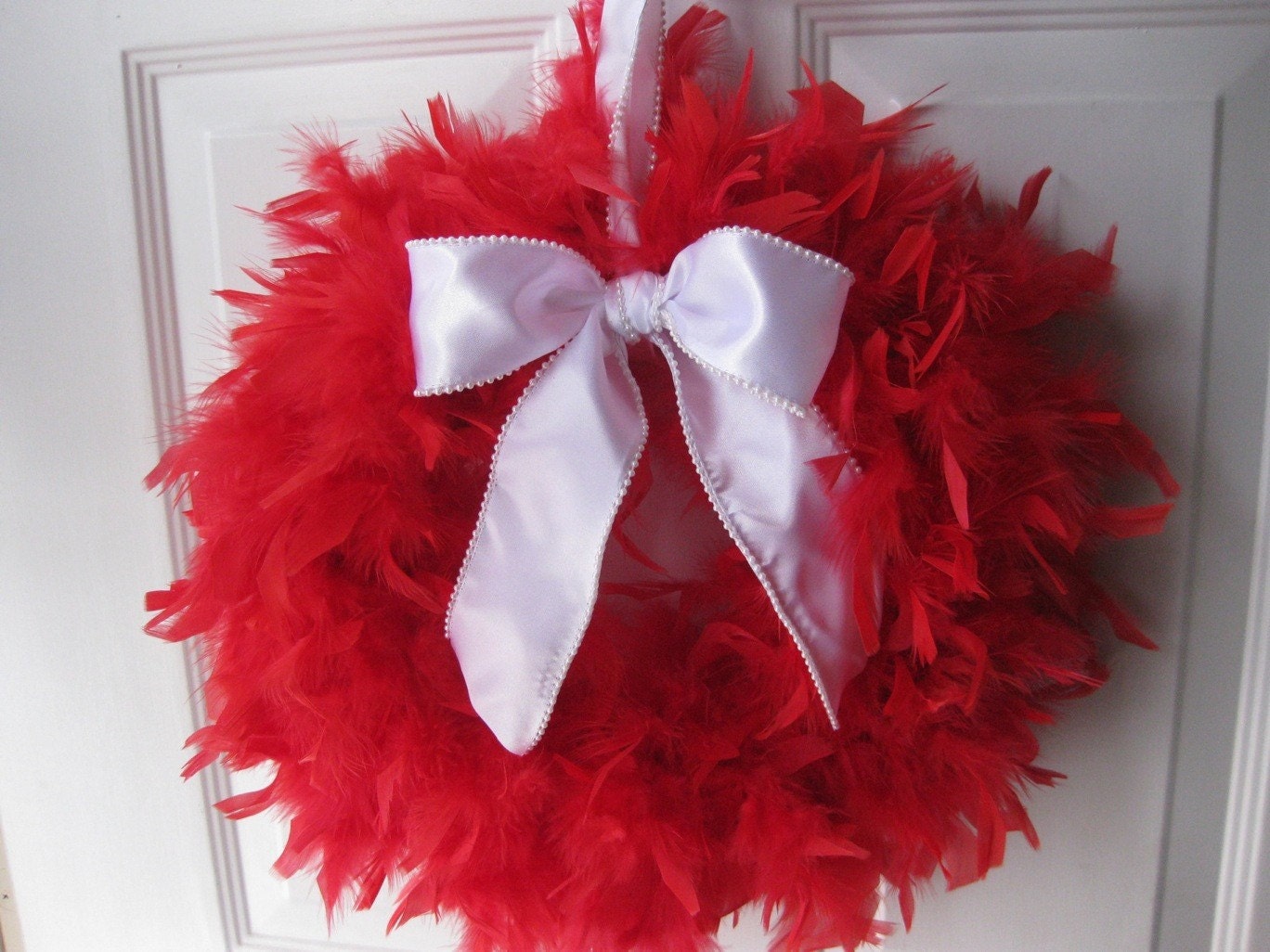 romantic feather wreath- red