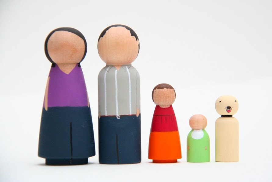 Personalized Custom Family of 5 // Mothers Day Gift Ideas  // Family Portrait Painted Peg Dolls // Wooden Toys