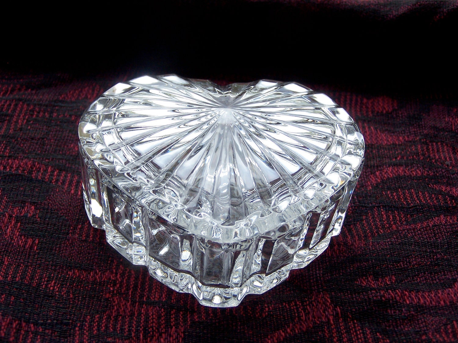 HEART glass treasure box - jewelry keeper - Valentines Day