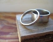 Radiant Handmade White Gold Wedding Band Set