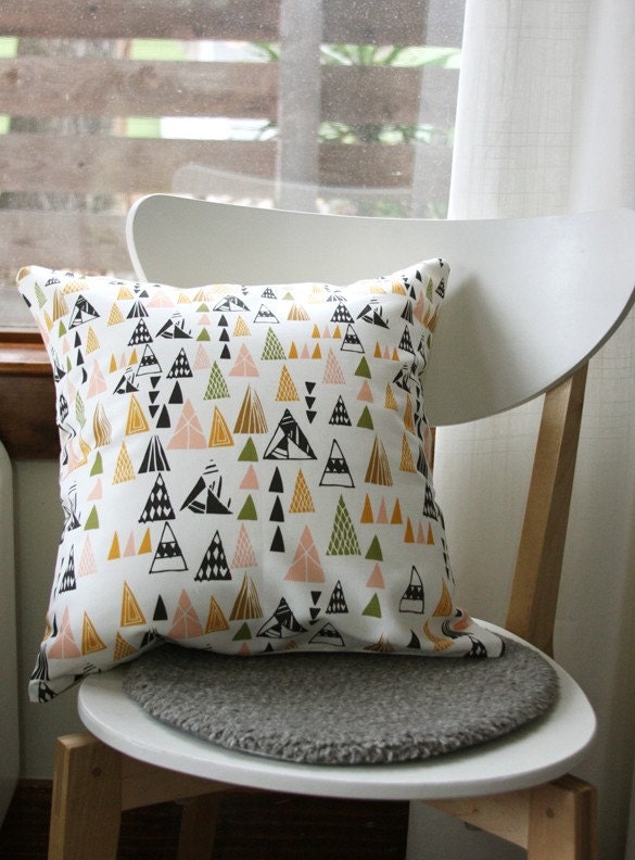 Going Out of Stock: Triangles Removable Throw Pillow Cover