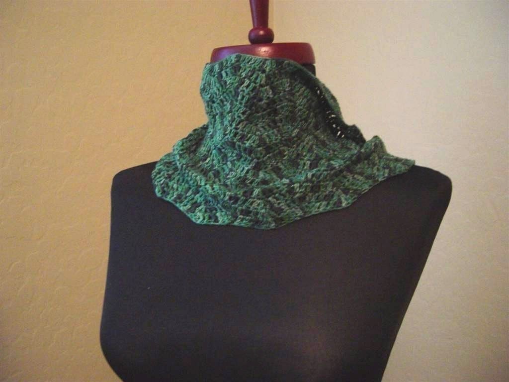 PDF Crochet Pattern - Chic Chevron Cowl