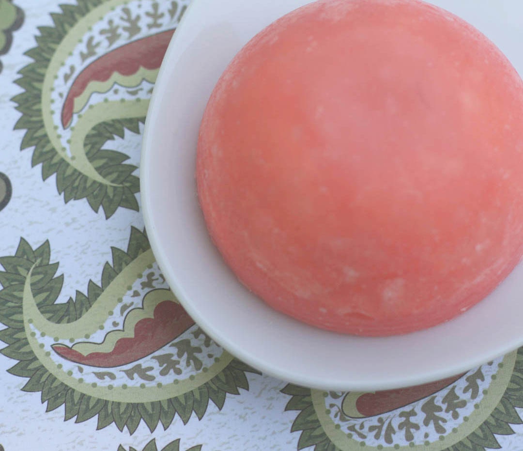NEW Solid Bar Shampoo that Rocks Red Currant & Thyme
