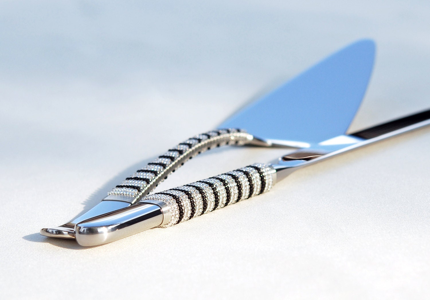 Classic Wedding Cake Knife And Server Set Hand Beaded In Black And Silver  BRIDAL KEEPSAKE Wedding Table Settings