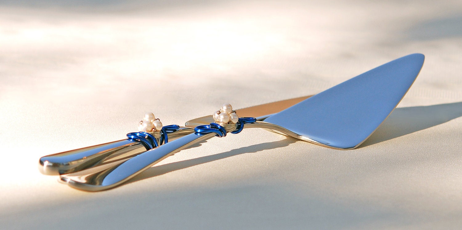 Wedding Cake Server And Knife Art Decorated In White SWAROVSKI Pearls Sterling Silver Accents And Cobalt Blue Wire ELEGANT And SIMPLE