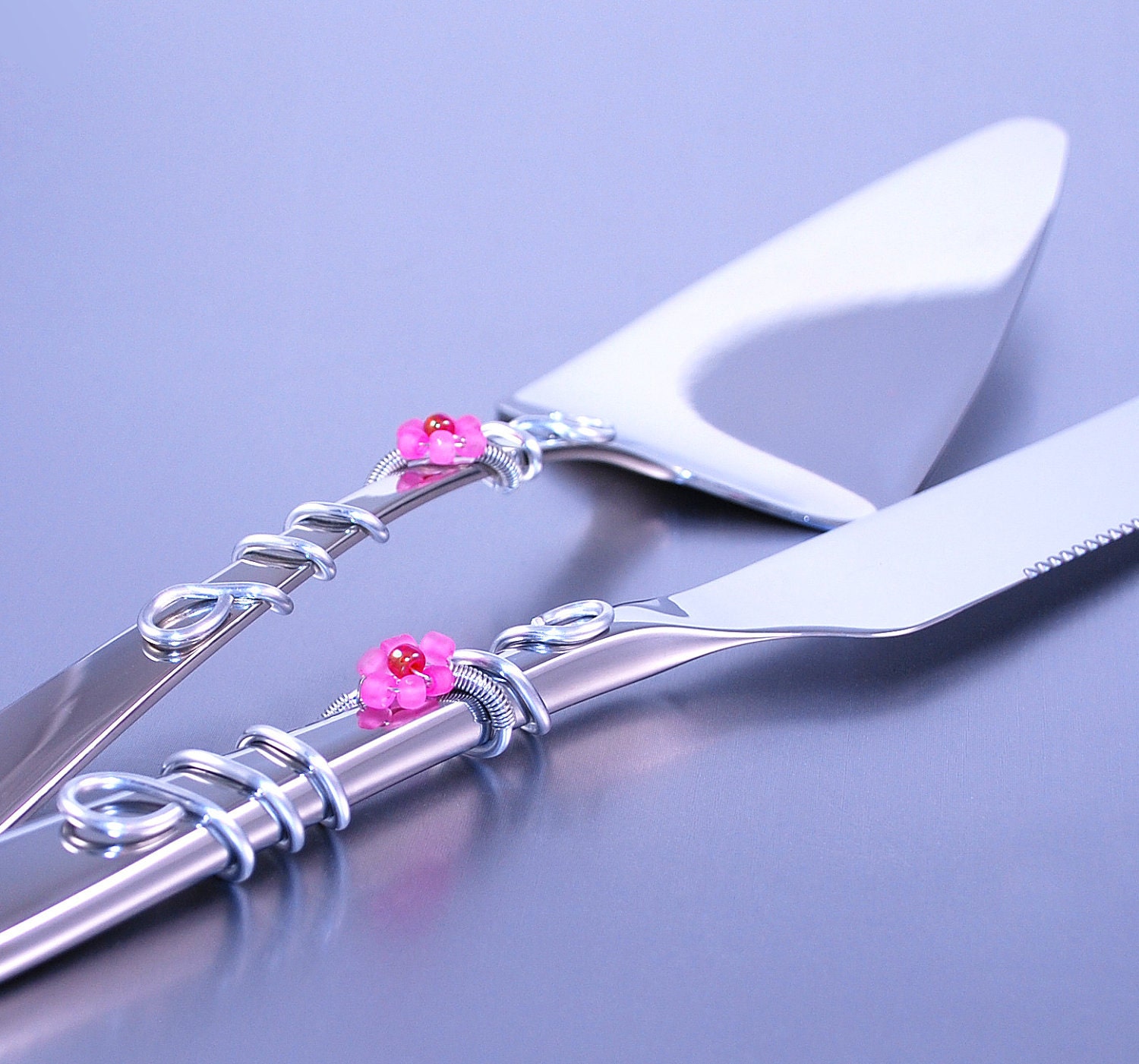 Cake Server And Knife Set Wire Wrapped In Silver Decorated With Flower Power Daisy For The Minimalist Bride On A Budget CHOOSE YOUR COLORS