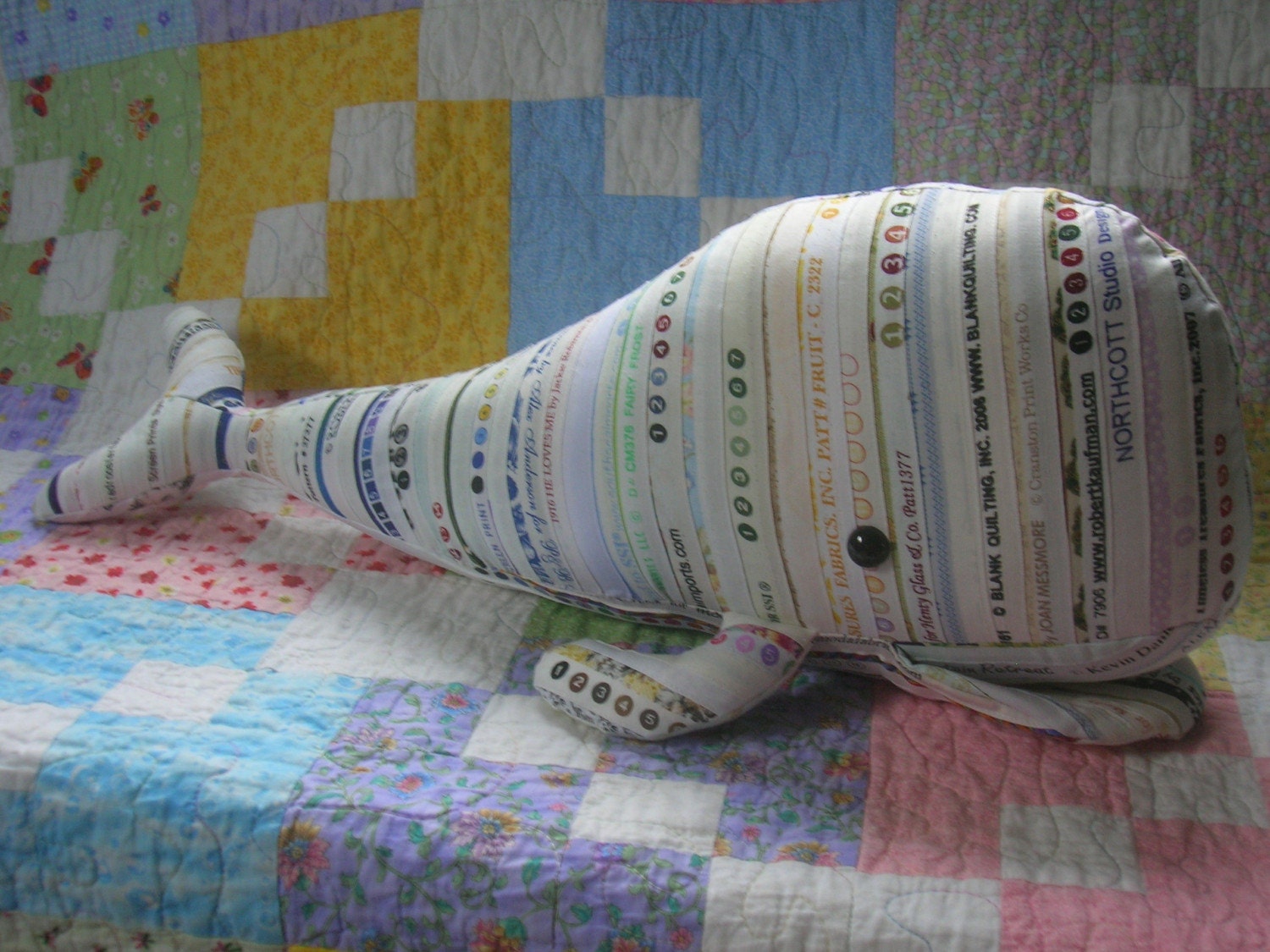 Selvage Fun - Bubbly the Whale - CUSTOM ORDER LISTING