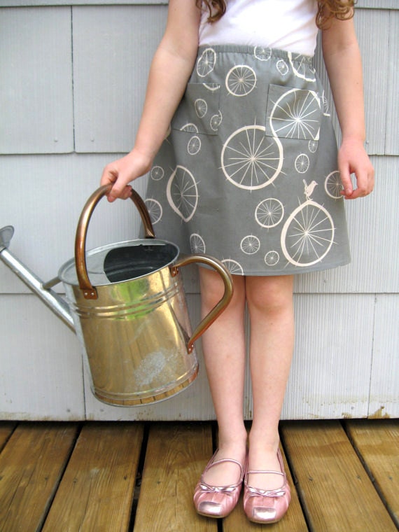 girls organic cotton skirt - Graphic Print with pockets size 5 to 12 free shipping - betsybdesign