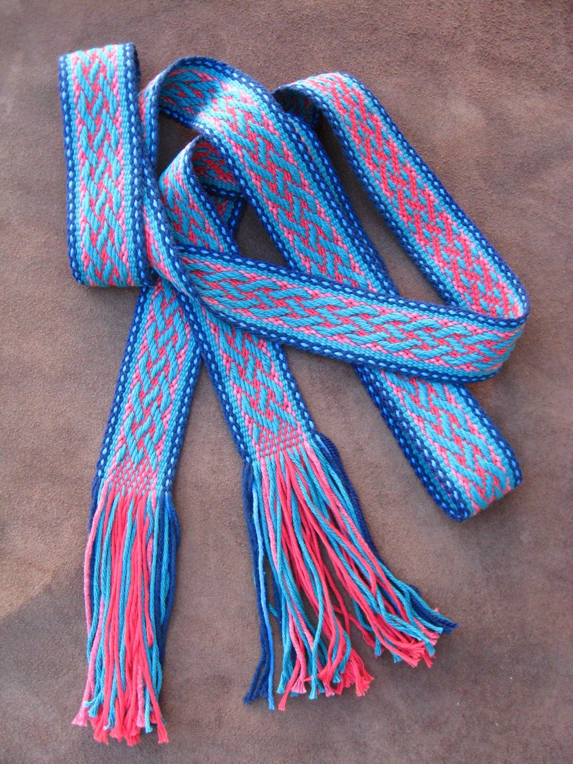 Woven Sash Celtic Knot Pattern