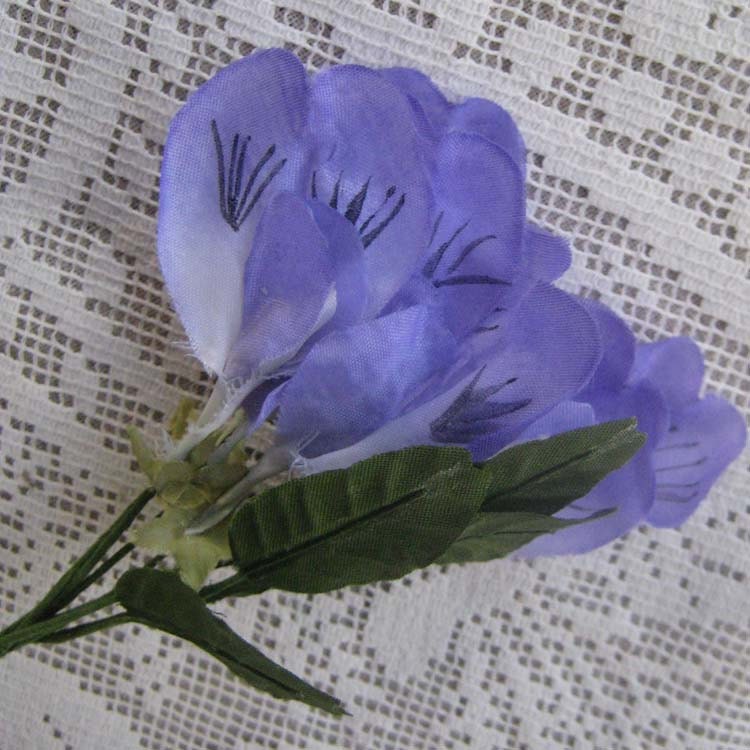 Millinery Flowers 6 Sweet Peas Fabric Flowers In Lavender