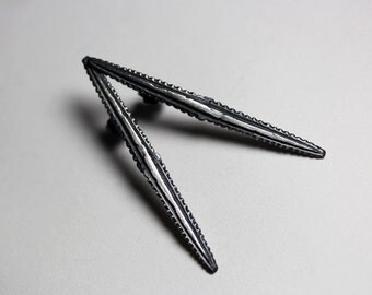 full fathom five. sting ray barb studs.