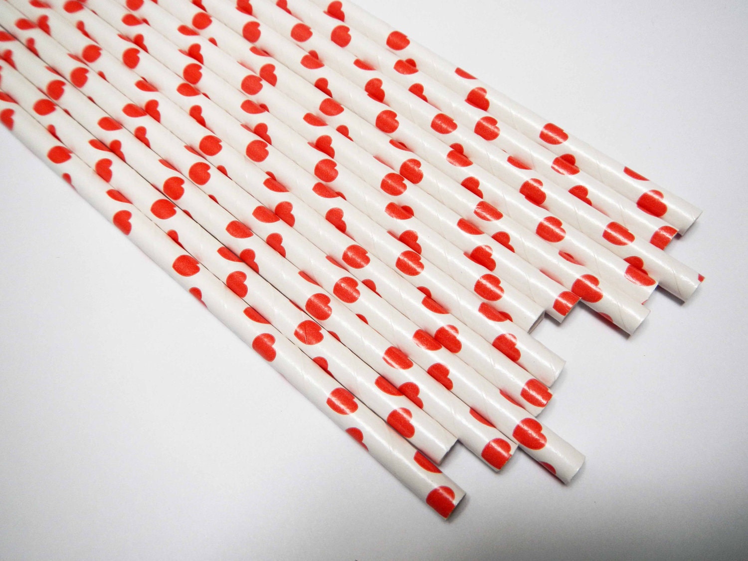 50 Red Heart Valentine Paper Straws - Parties, weddings, graduations  FREE DIY Flags