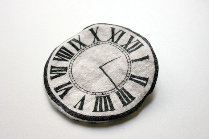 Watch brooch made of fabric - screen printed